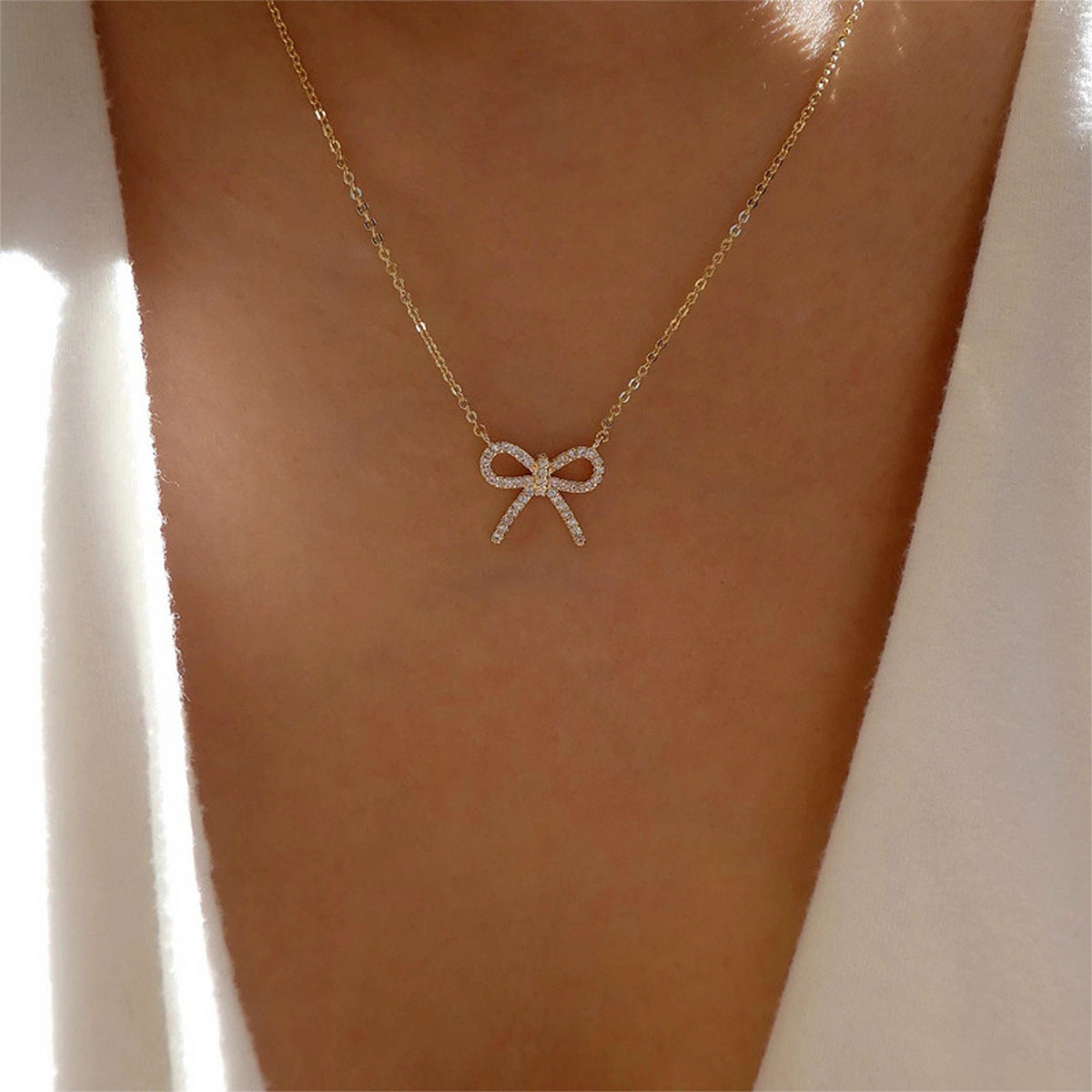 Abigail™ | Bow Necklace