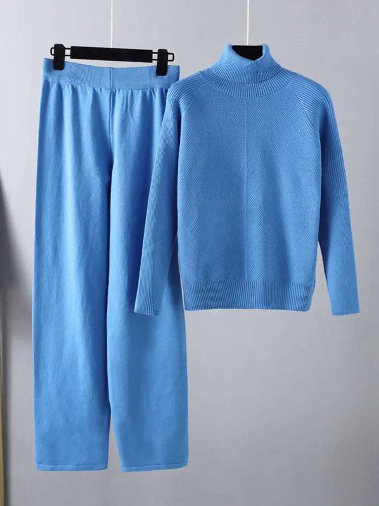 Bases™  | Two-Piece Lounge Set in Cable Knit